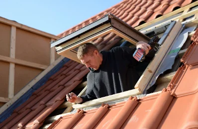 Pose de fenêtres de toit Velux à Laveyron